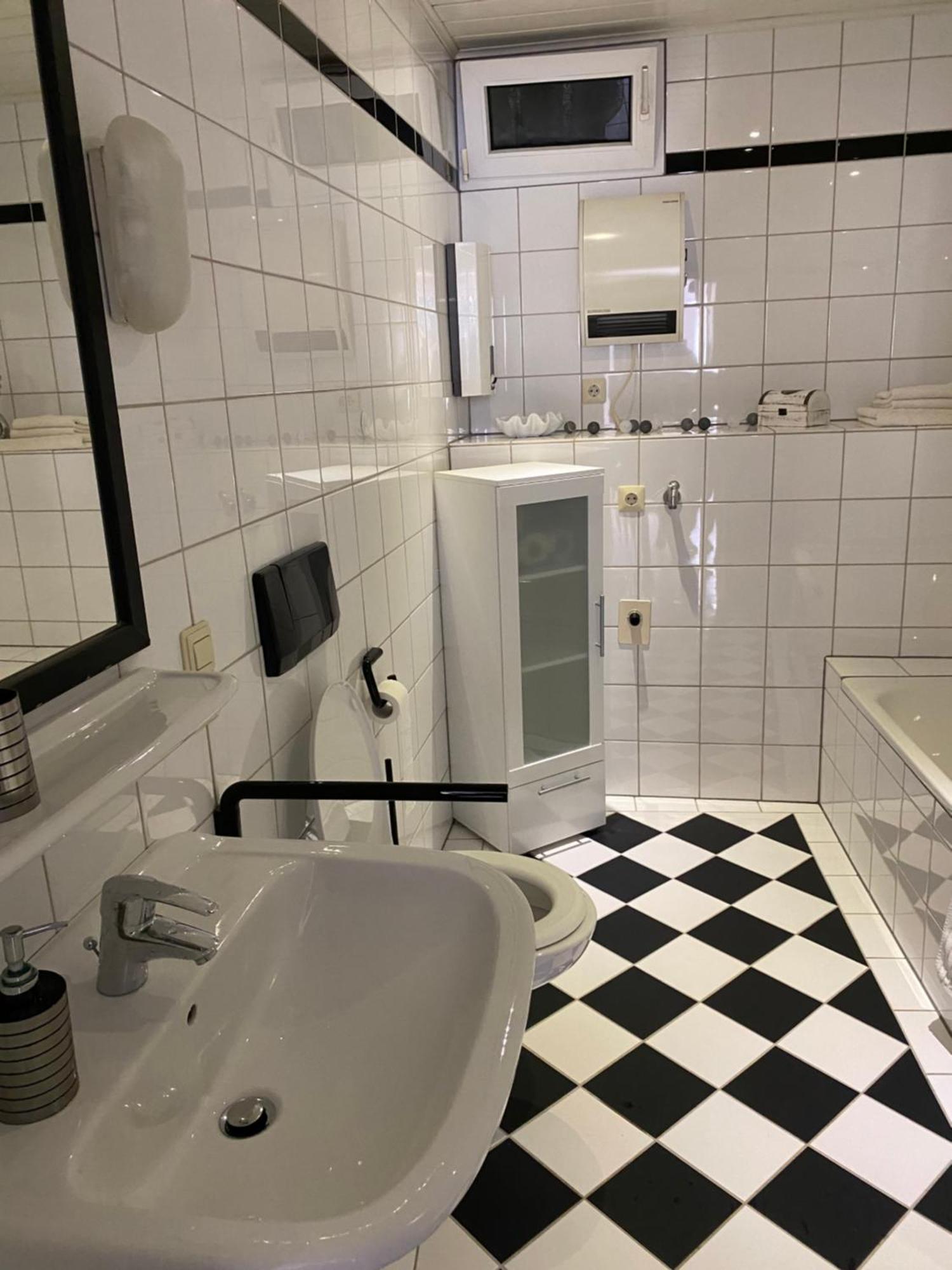 Ferienwohnung Zentral An Der Moselpromenade 첼 안 데어 모젤 외부 사진